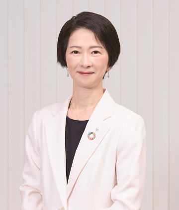 Director, Operating Officer Responsible for Sustainability Promotion in the Corporate Management Division and in Charge of the Group Senior Living Business Naoko Yoshimura